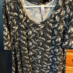 LuLaRoe Perfect T - Feather Print
